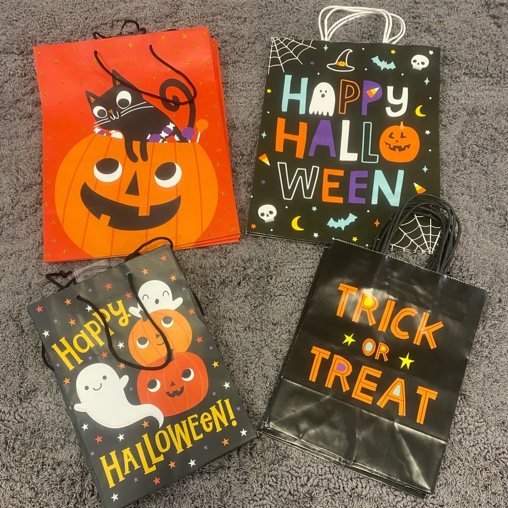 American Greetings Halloween Treat Bags - Black & Orange & Purple-Set of 17